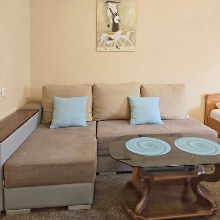 Home Hotel Apartments On Lva Tolstogo Kiev Extérieur photo