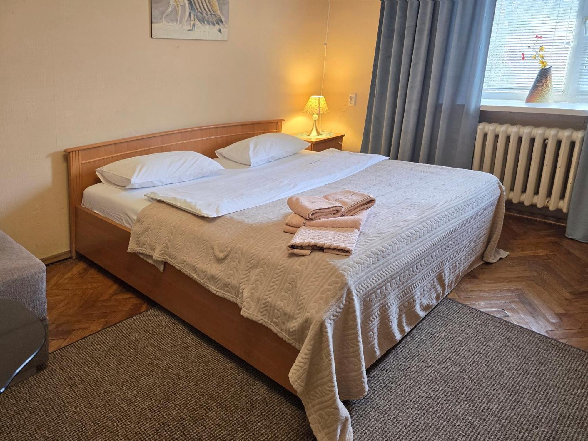 Home Hotel Apartments On Lva Tolstogo Kiev Extérieur photo