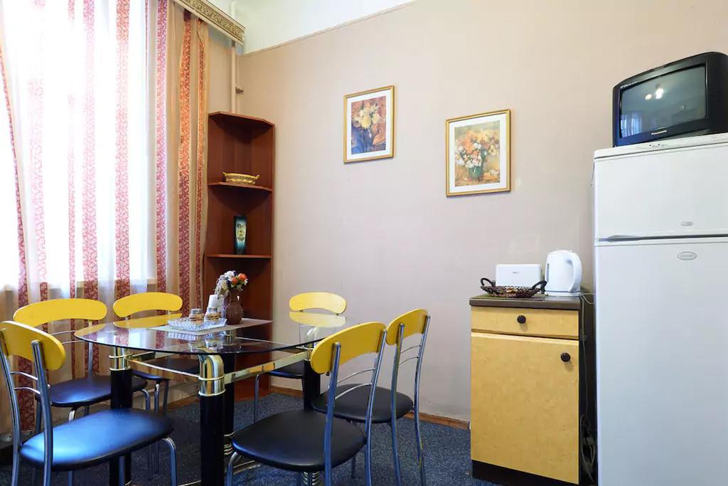 Home Hotel Apartments On Lva Tolstogo Kiev Extérieur photo