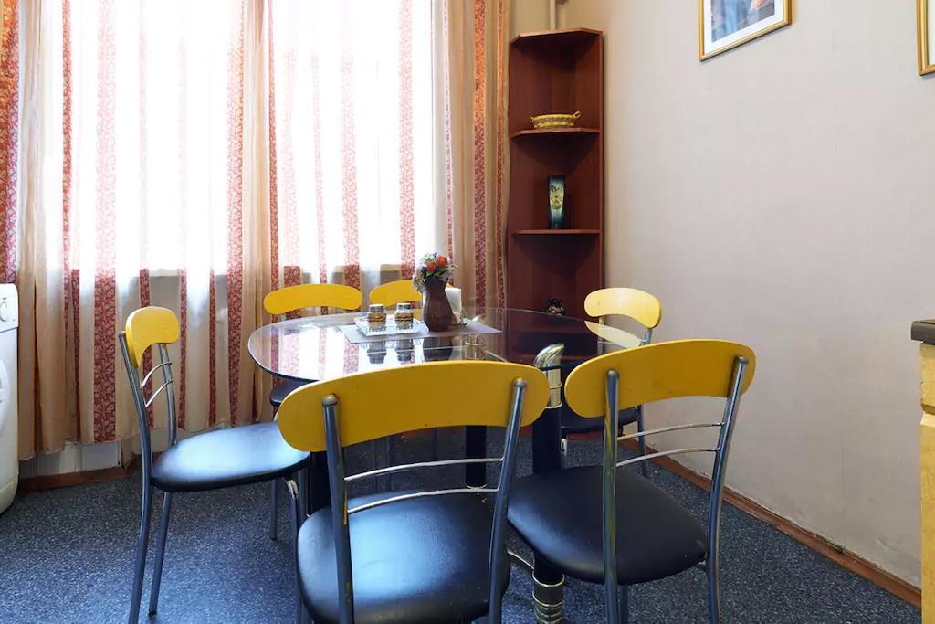 Home Hotel Apartments On Lva Tolstogo Kiev Extérieur photo