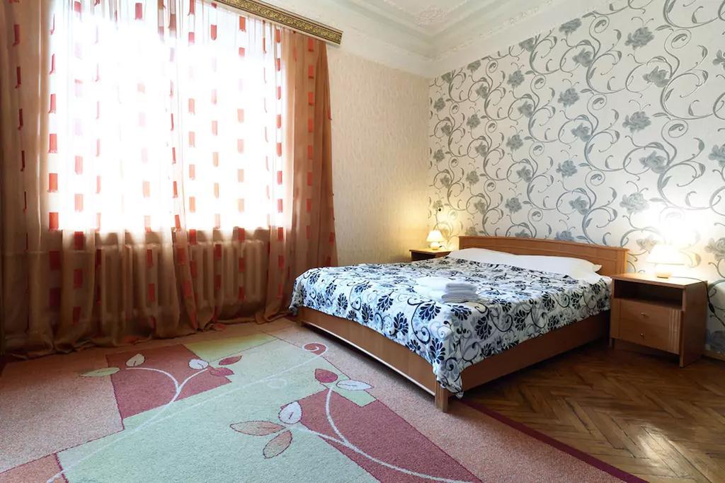 Home Hotel Apartments On Lva Tolstogo Kiev Extérieur photo