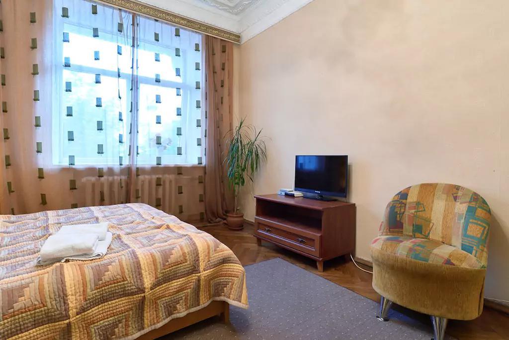 Home Hotel Apartments On Lva Tolstogo Kiev Extérieur photo